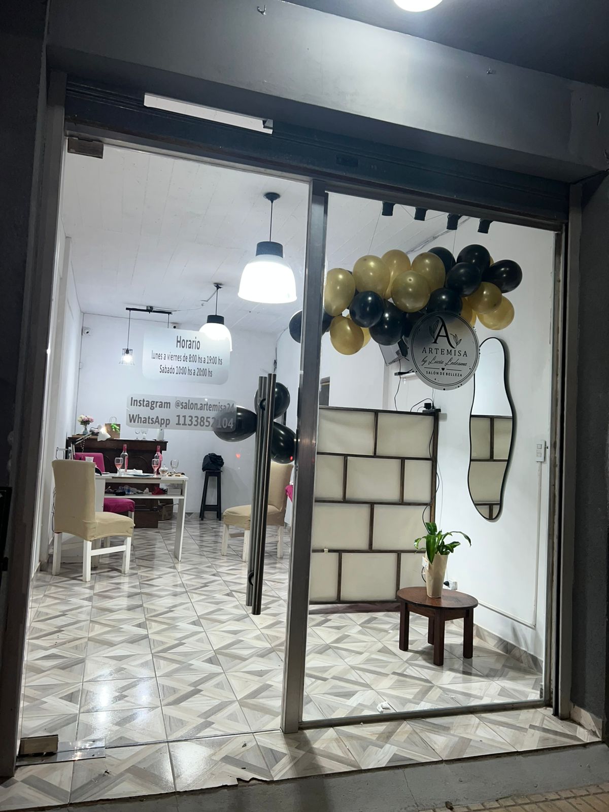 Fachada del salón Artemisa by Lucia Ledesma en Berazategui